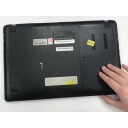 Samsung NP510R5E-A01UB Задняя крышка Замена